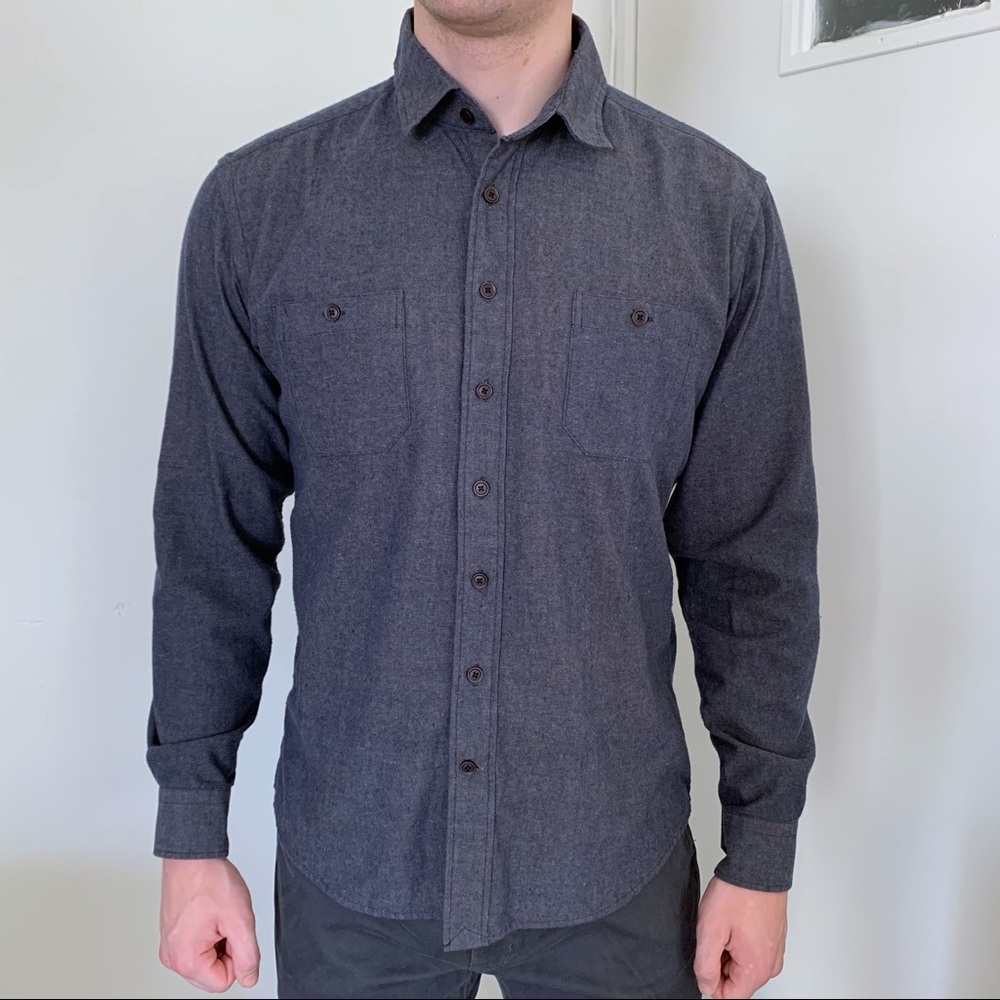 Frank & Oak preppy office blue gray button up shirt business casual preppy cabin